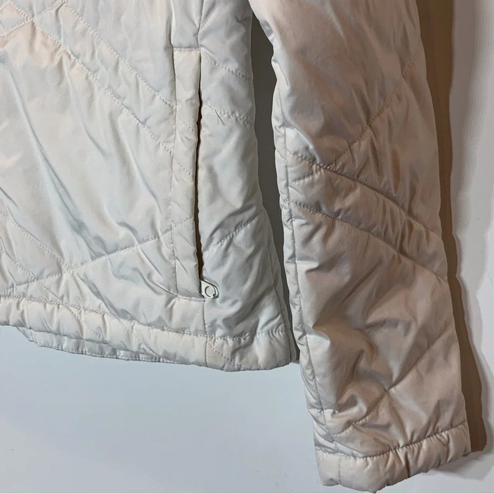 EUC Columbia Sportswear Company White Quilted Coat‎